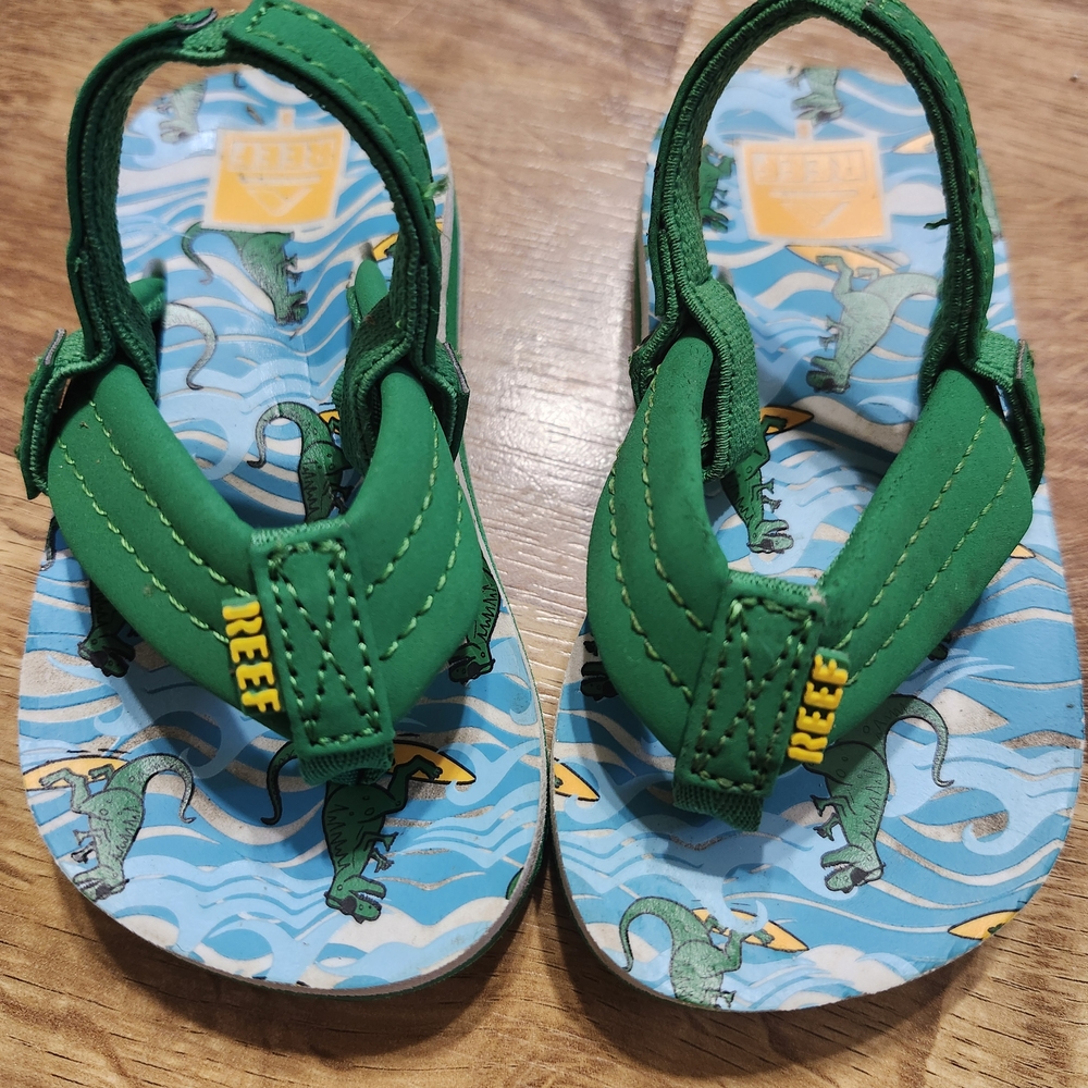 Reef Kids Green Dinosaur Flip Flops